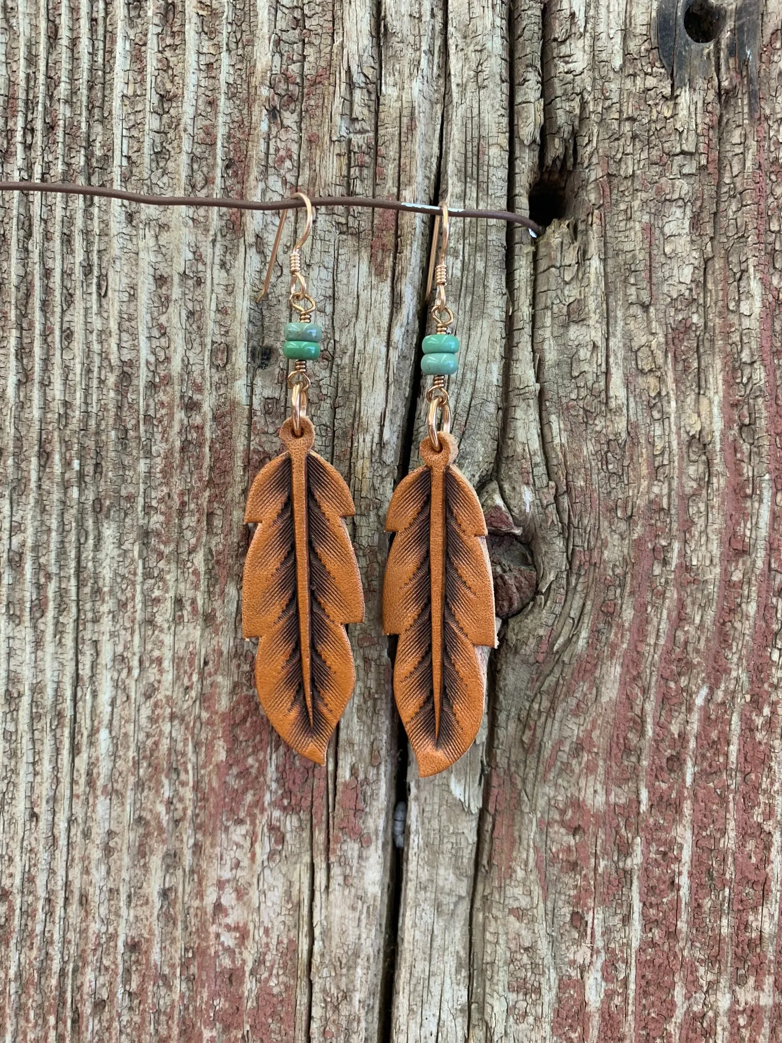 14089 Leather Feather & Stone Earring