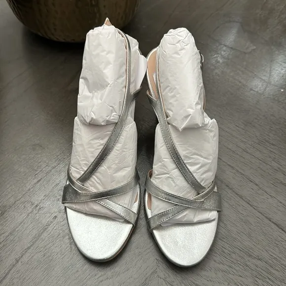 27 EDIT NATURALIZER Vanity Dress Sandal In Silver