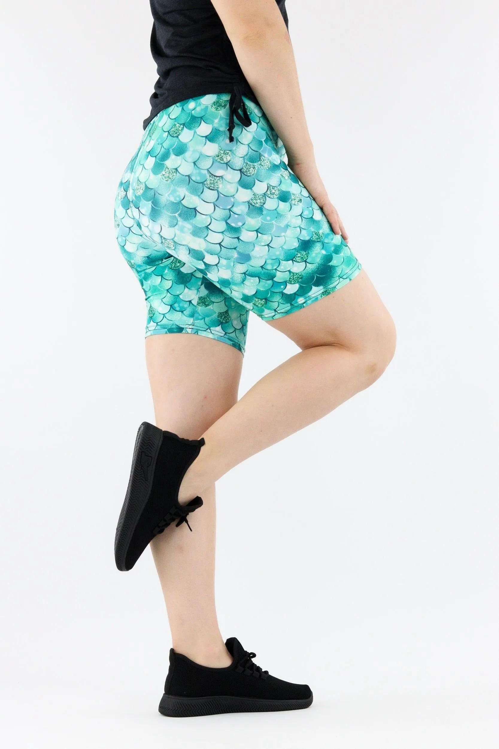 Aquamarine Mermaid - Casual Mid Shorts
