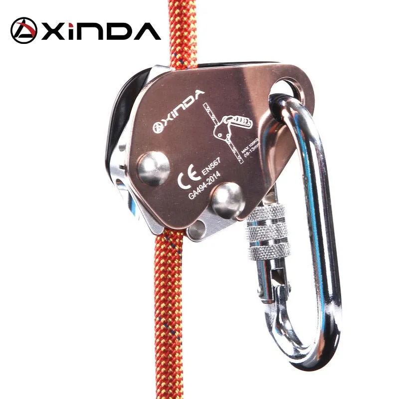 Auto locking karabiners