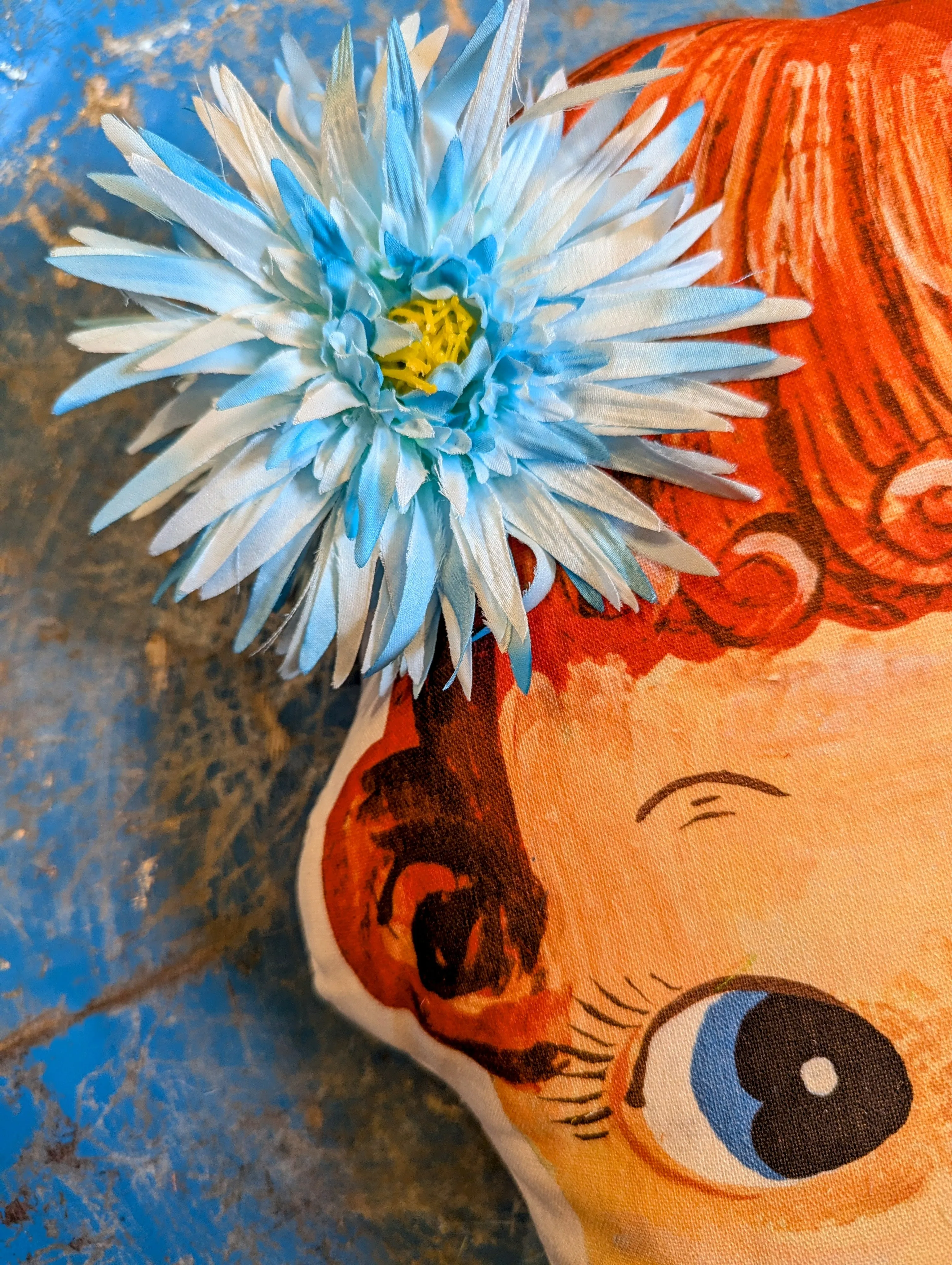 Double claw clip hair flowers - dahlia