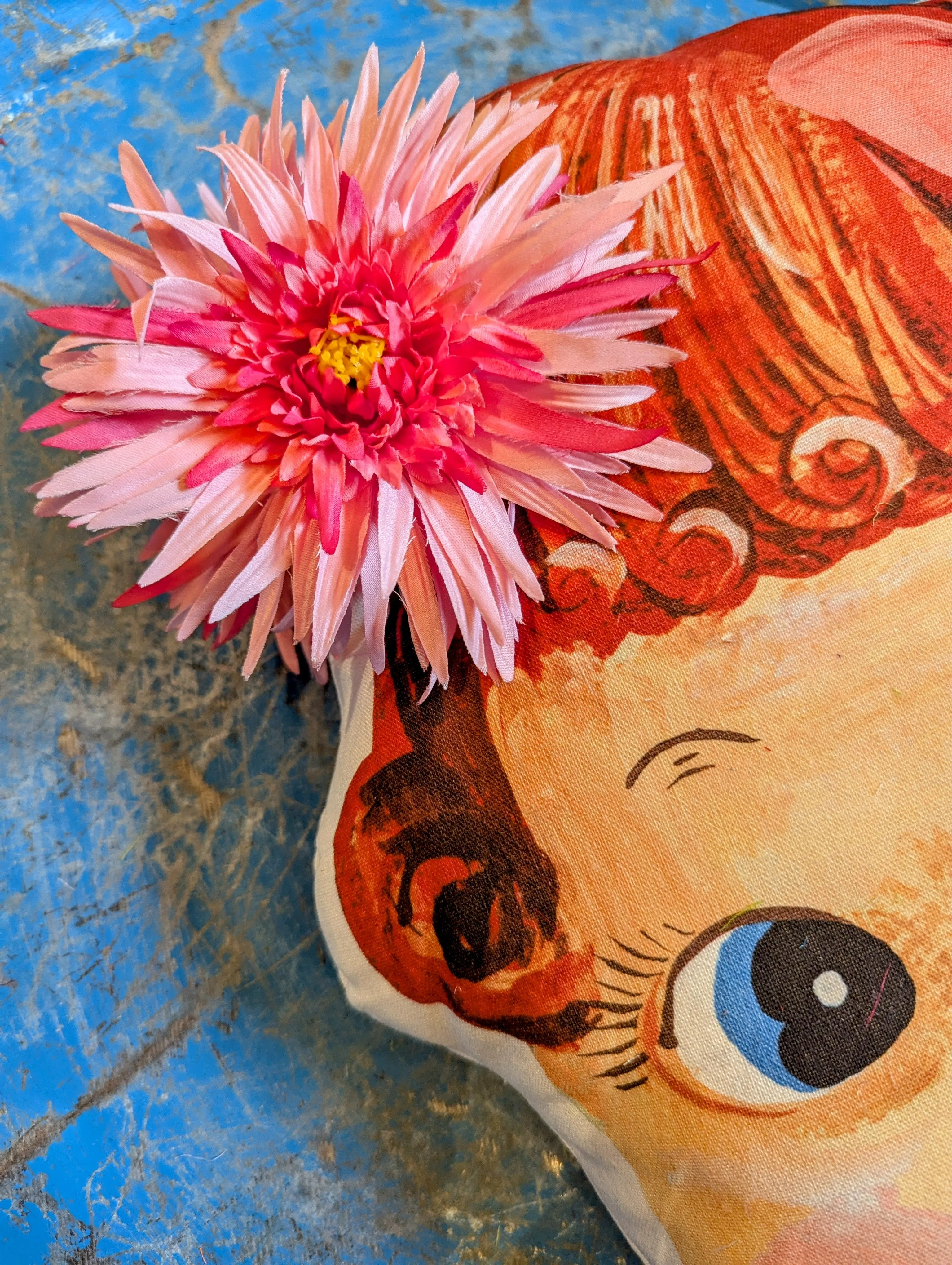 Double claw clip hair flowers - dahlia