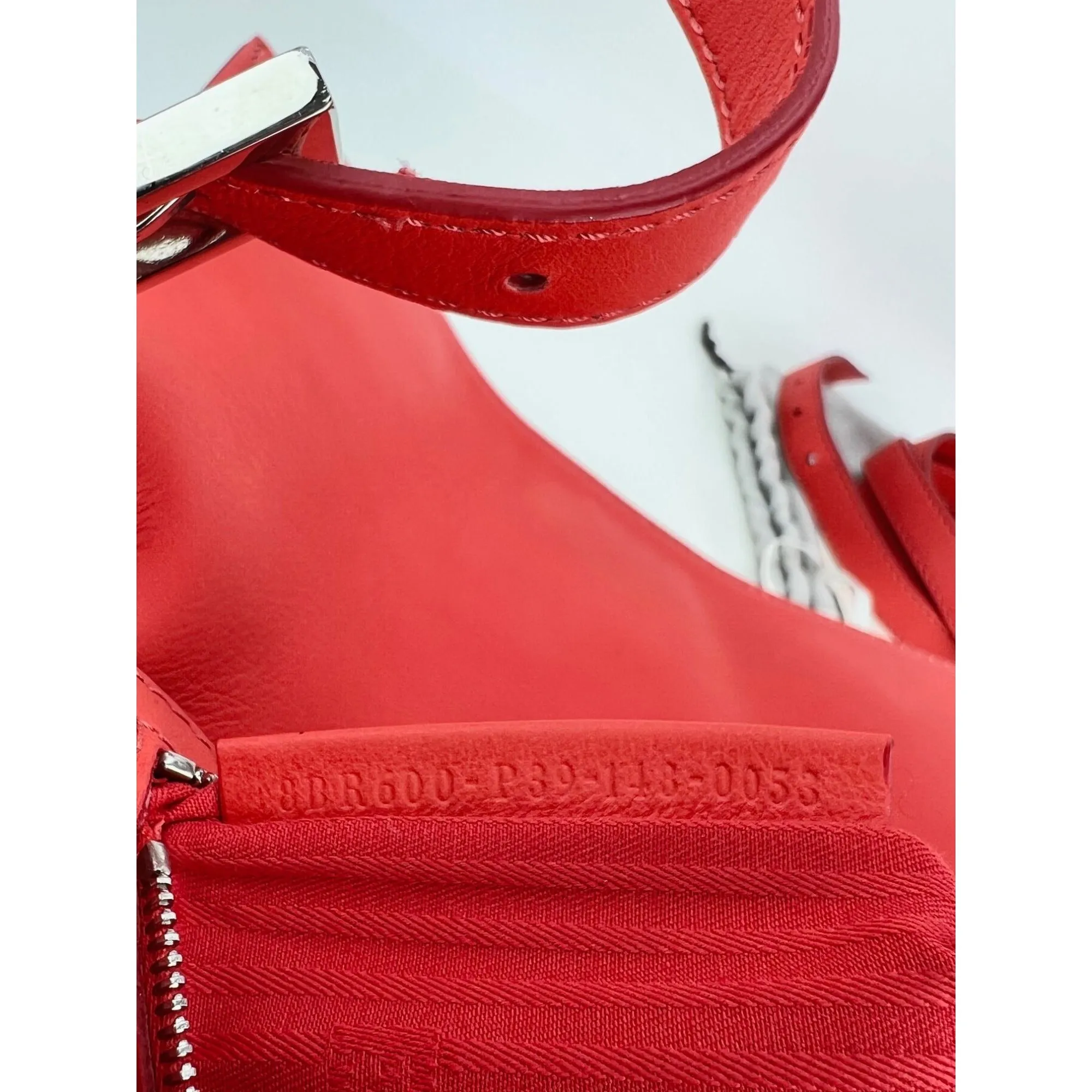 Fendi Vitello Baguette Papavero Shoulder Crossbody Hand Bag