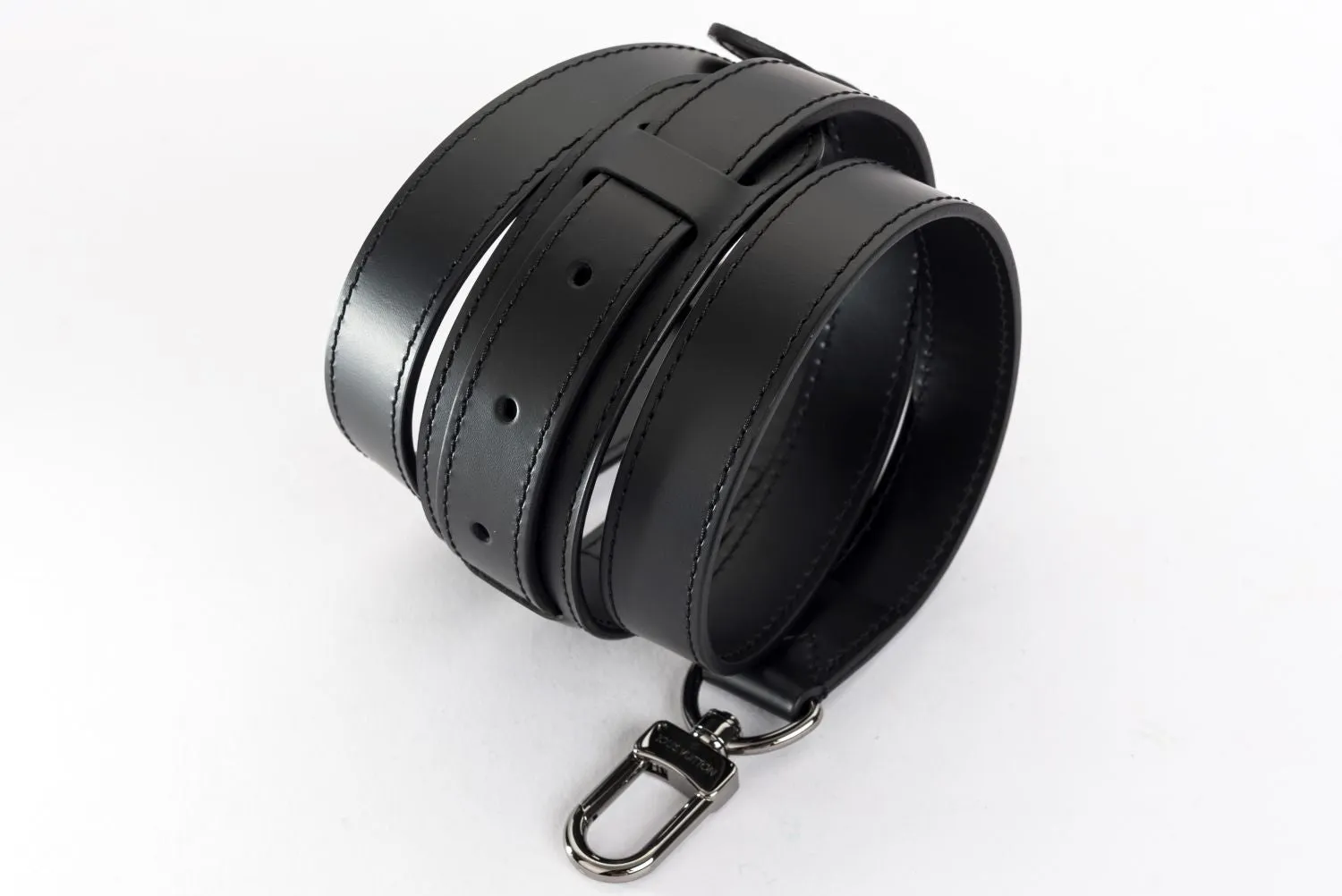Louis Vuitton Black Leather width 25mm Adjustable Strap, Silver Hardware