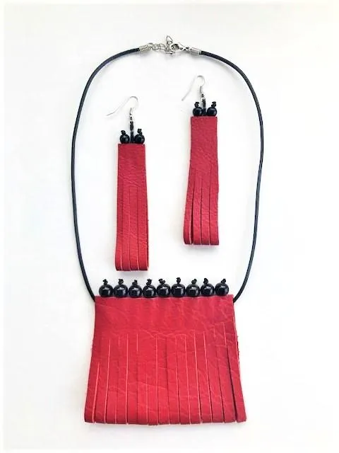 Margo necklace and earrings set