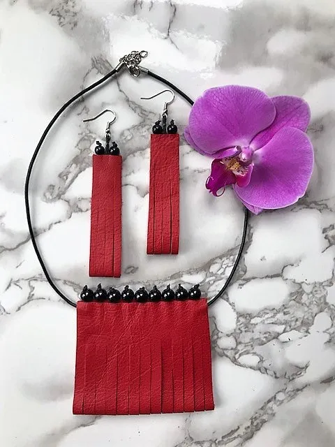 Margo necklace and earrings set