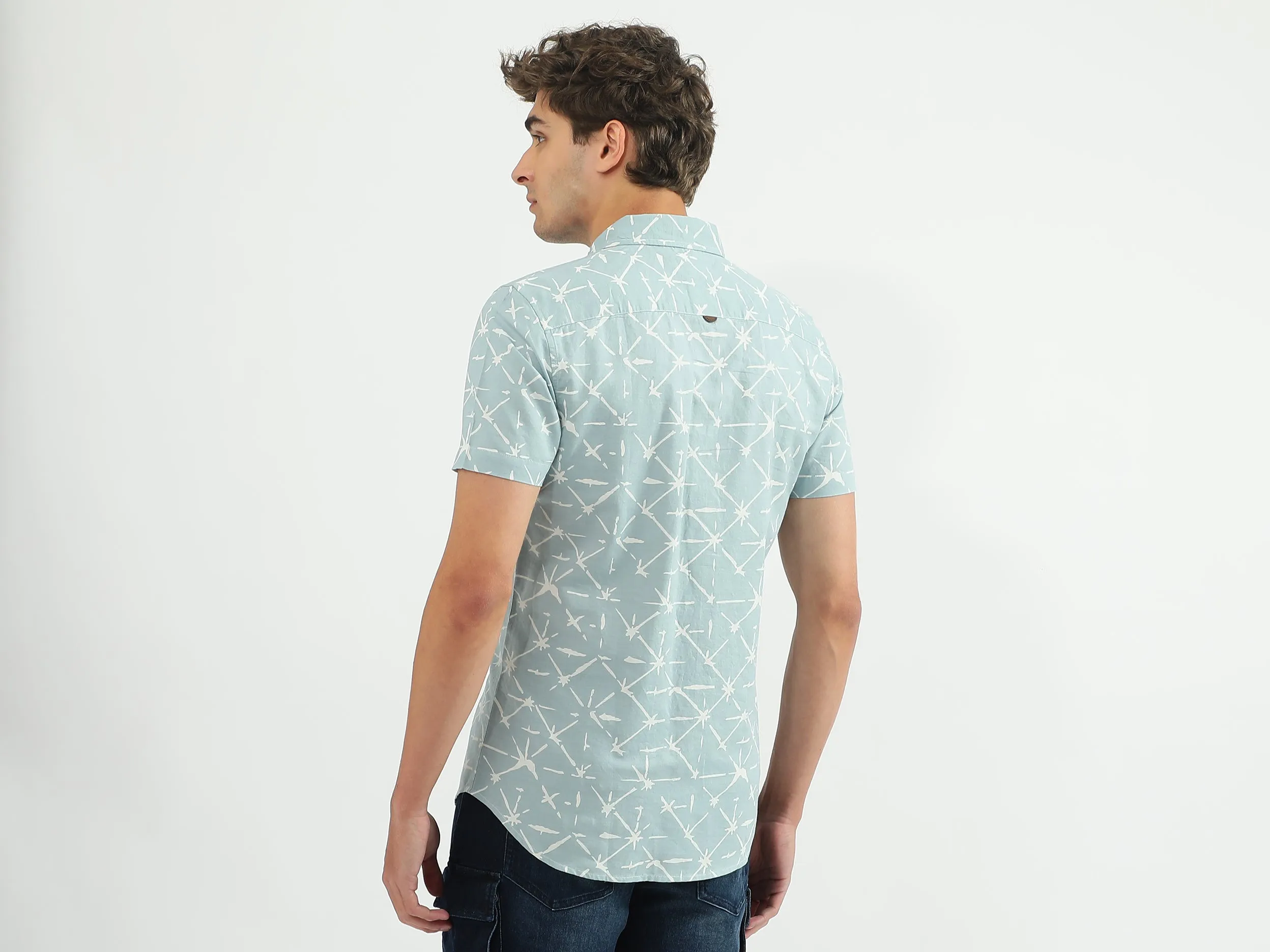 Men Printed Spread Collar Shirt