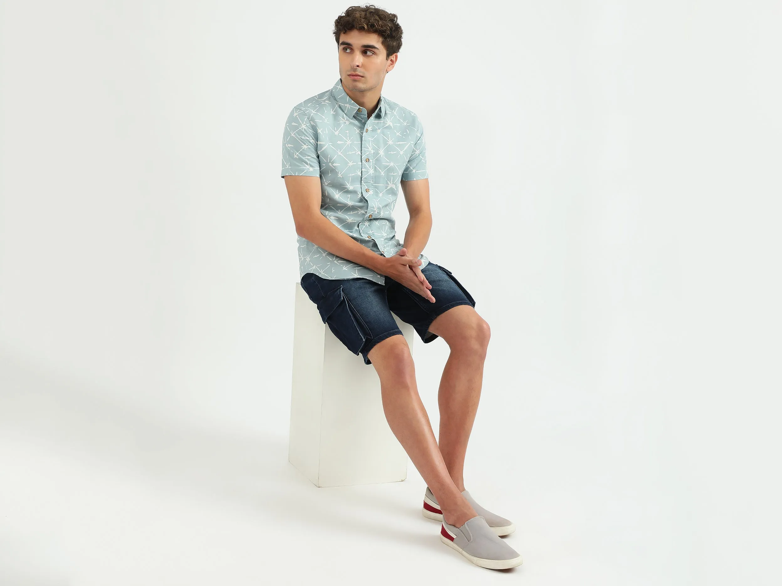 Men Printed Spread Collar Shirt