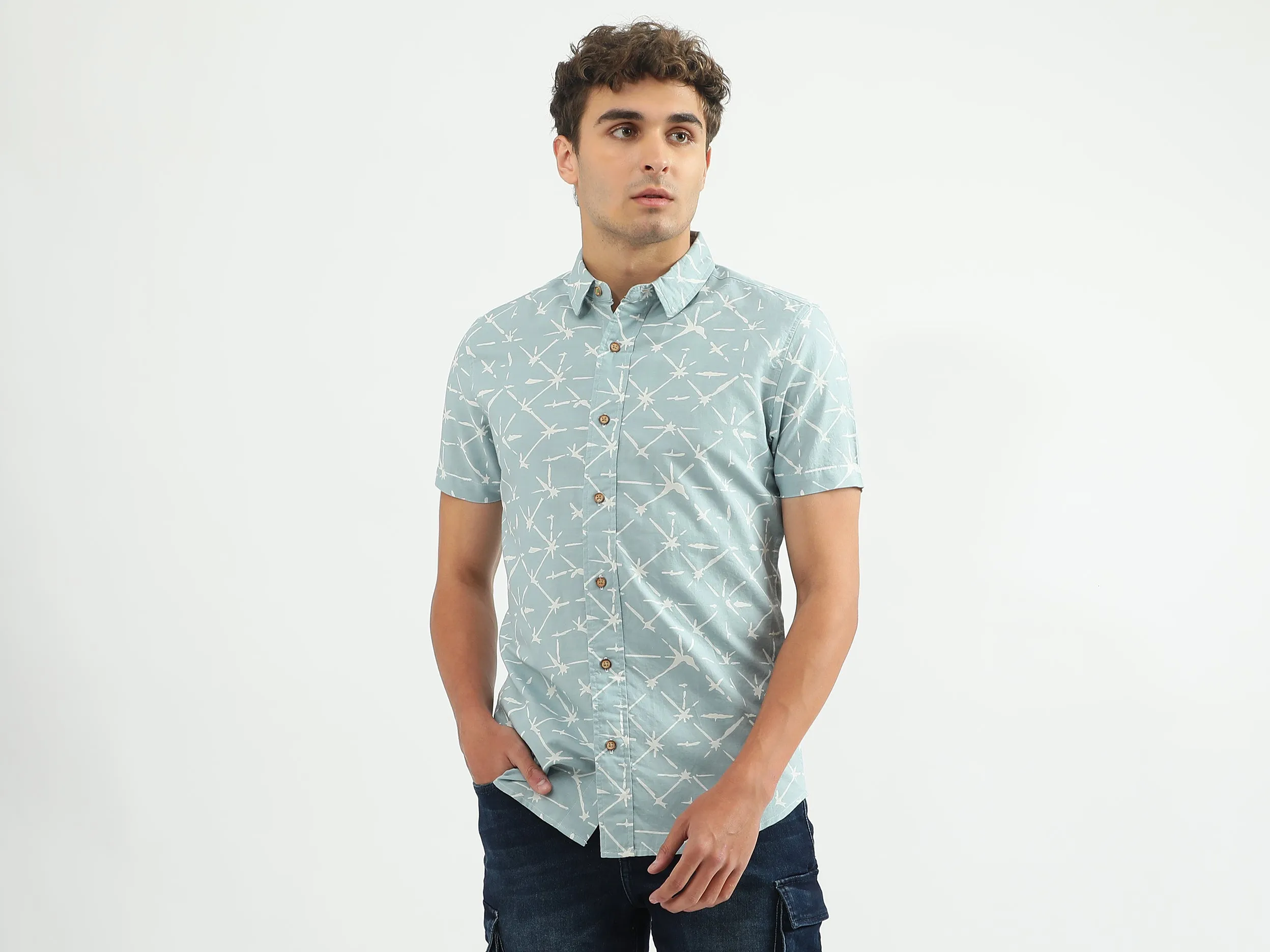 Men Printed Spread Collar Shirt