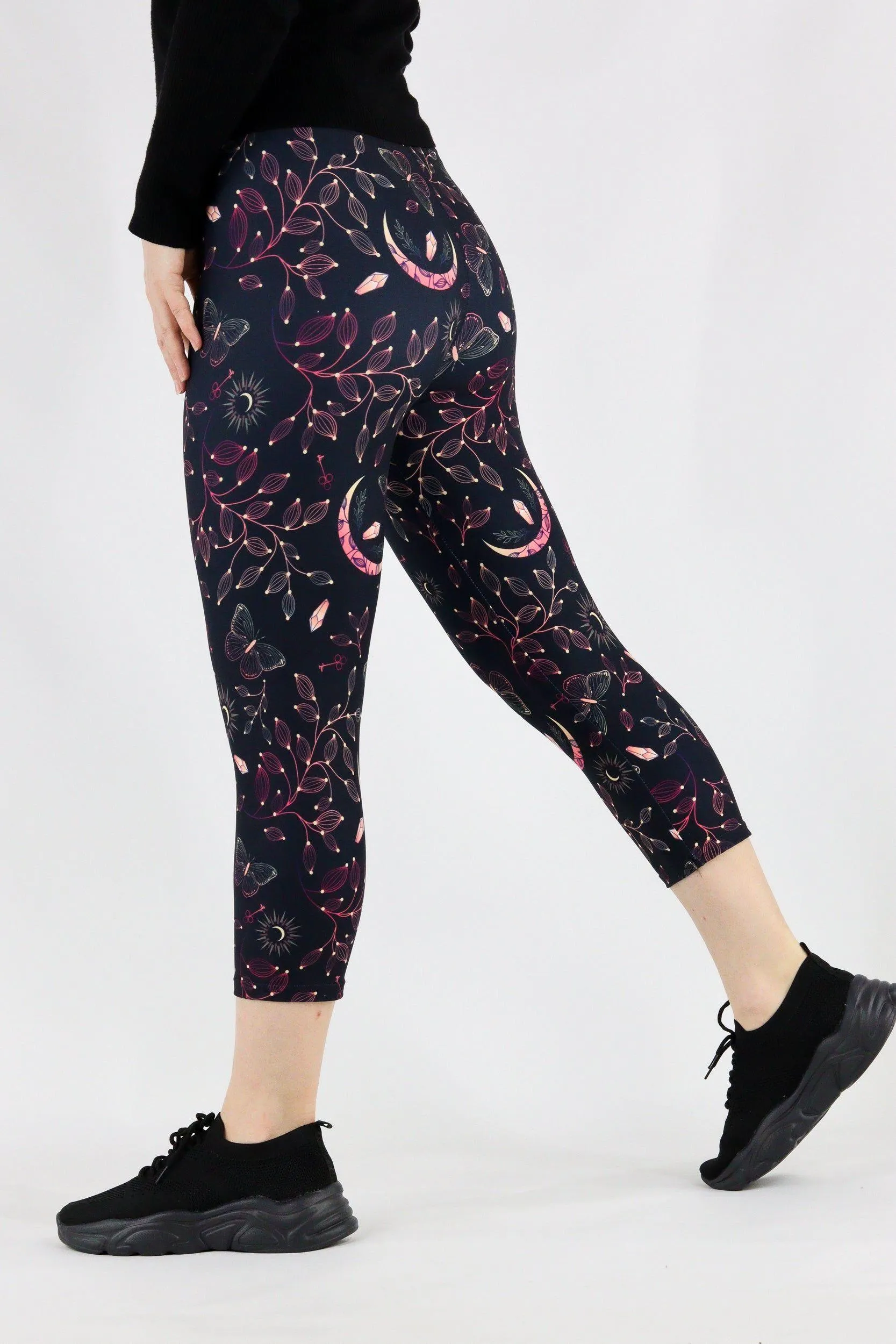 Mystical Fortunes - Casual Capri Leggings