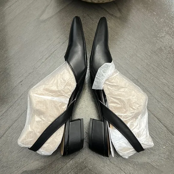 NATURALIZER BANKS POINTED TOE FLAT (Narrow)