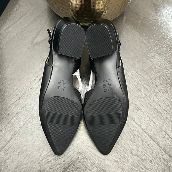 NATURALIZER BANKS POINTED TOE FLAT (Narrow)