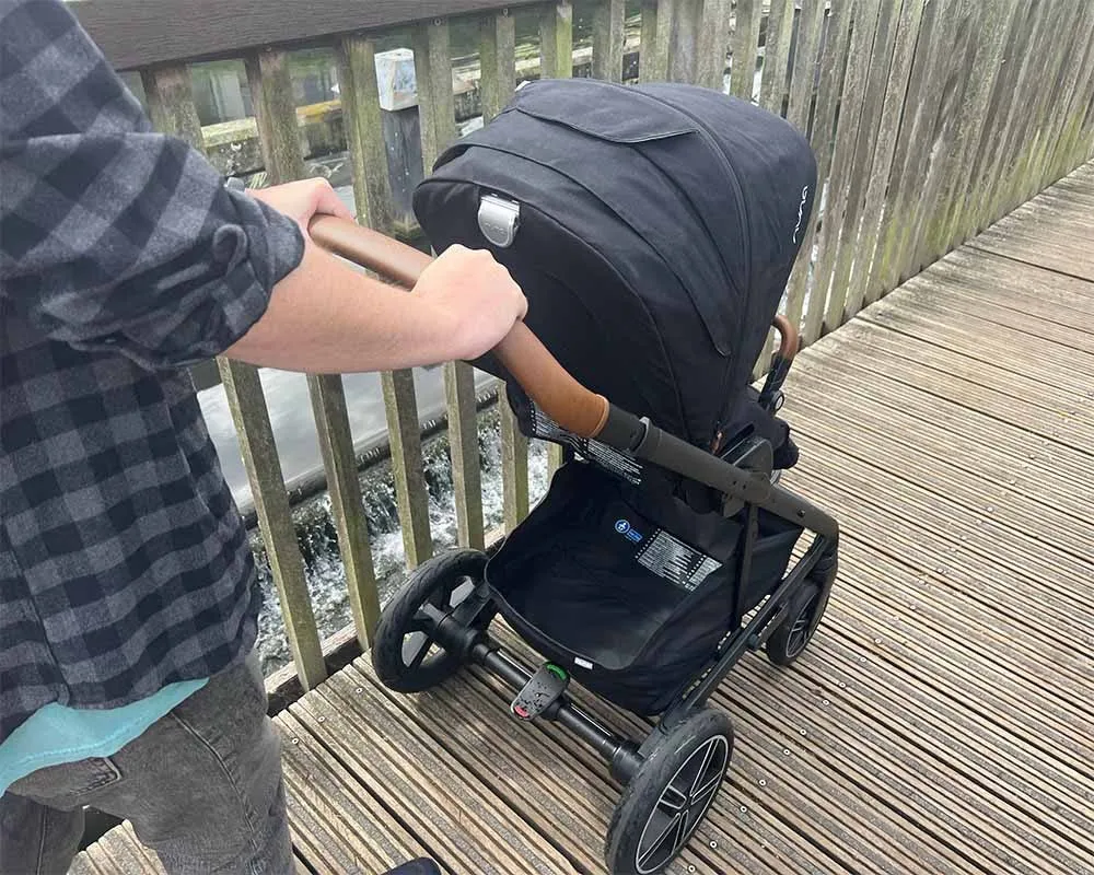Nuna - Mixx Next Pushchair - Caviar/Chocolate