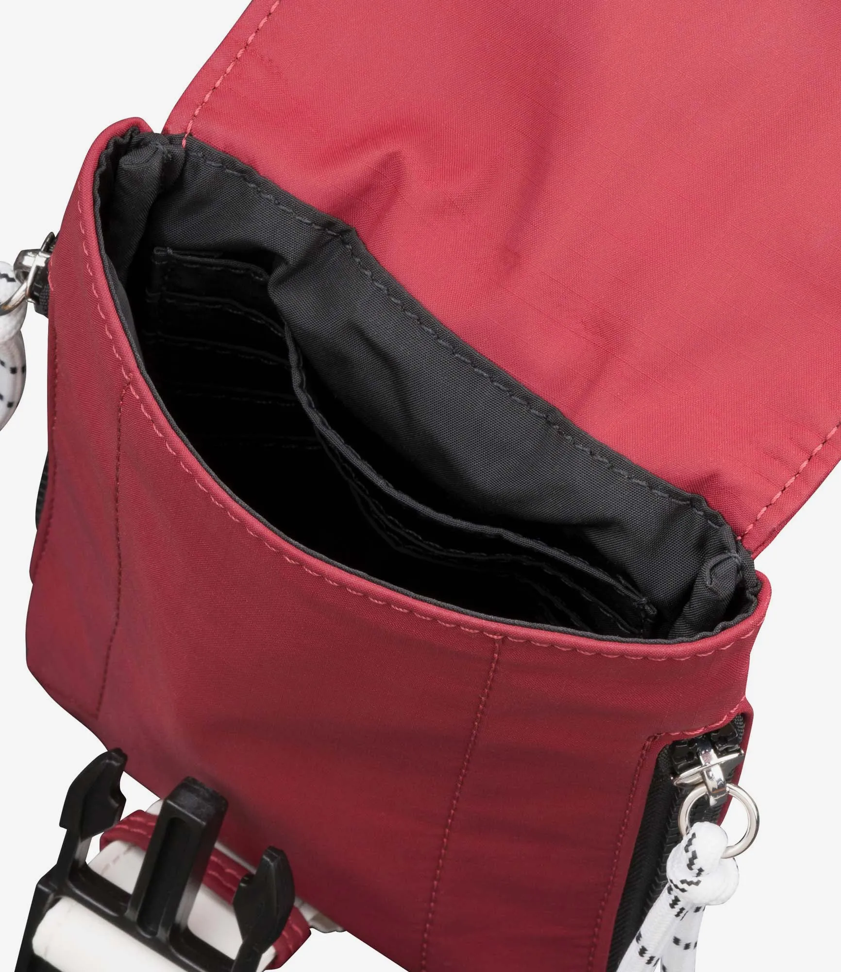 Treck crossbody pouch