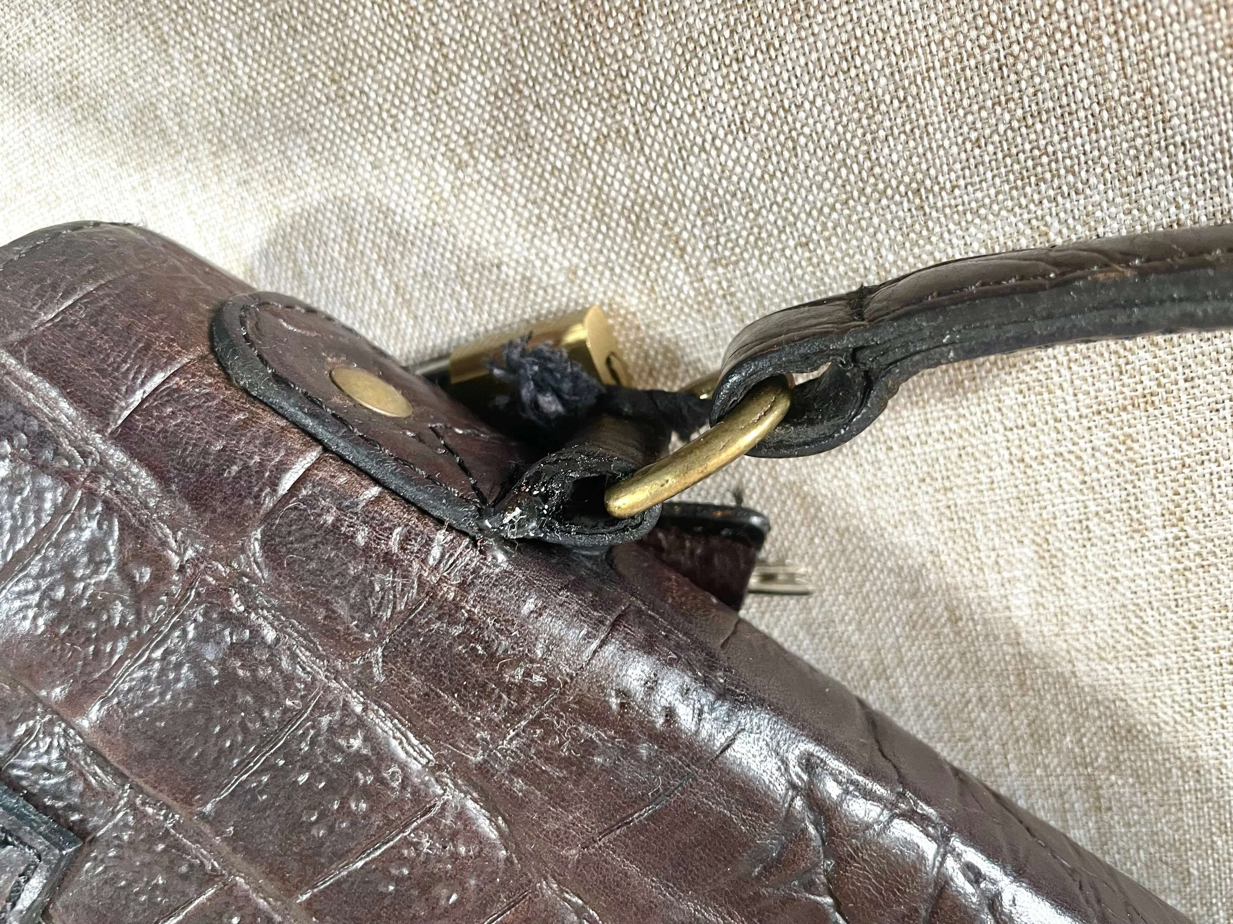Vintage Mulberry darkbrown croc embossed leather Kelly bag with shoulder strap. Roger Saul era. Rare masterpiece. 070220yf