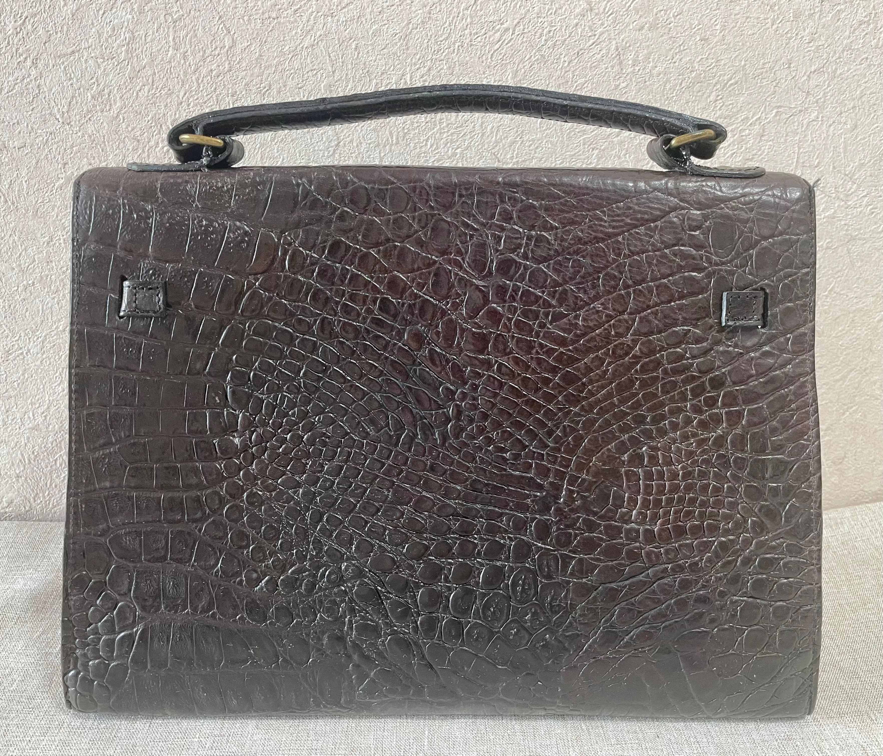 Vintage Mulberry darkbrown croc embossed leather Kelly bag with shoulder strap. Roger Saul era. Rare masterpiece. 070220yf