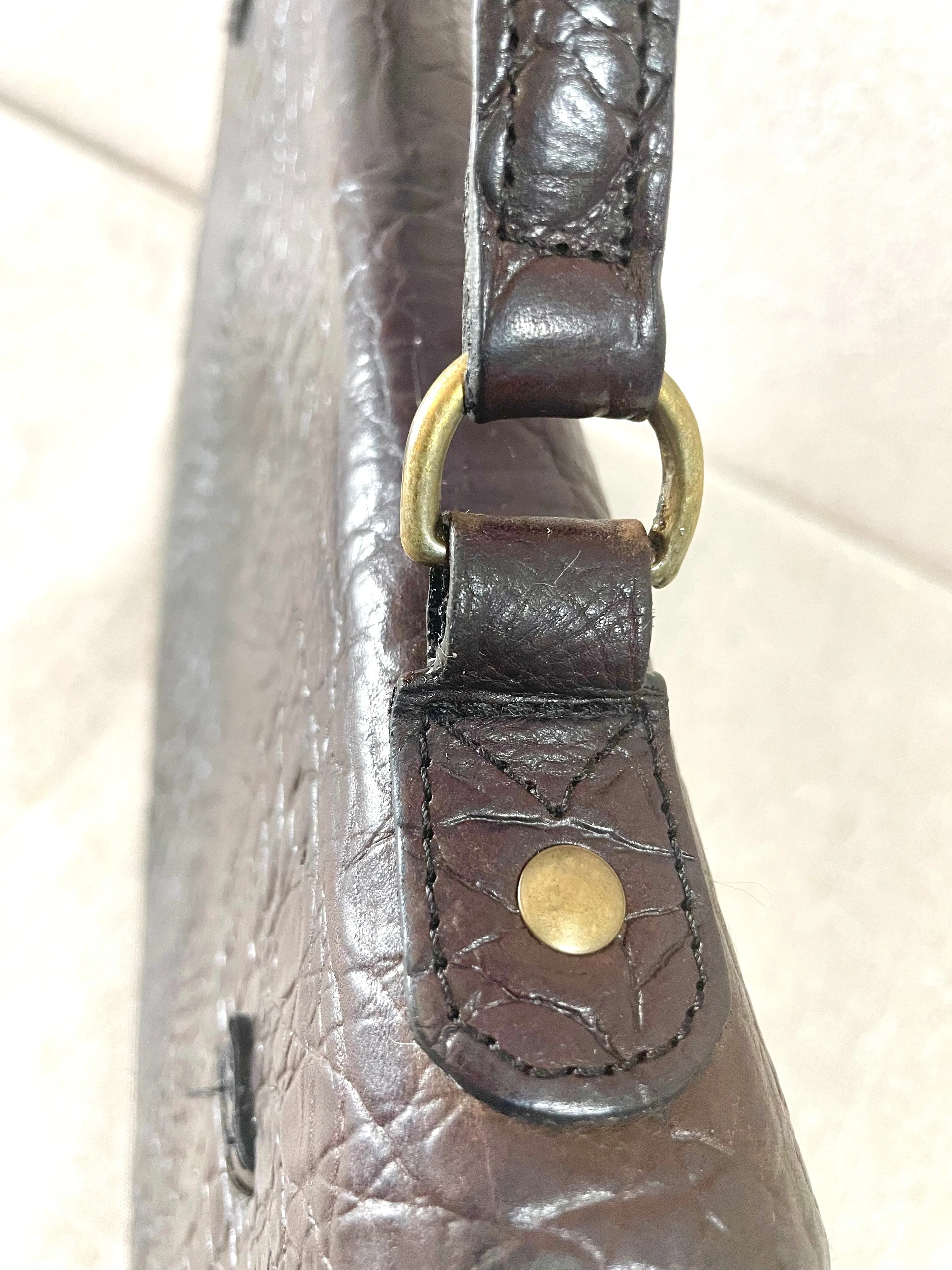 Vintage Mulberry darkbrown croc embossed leather Kelly bag with shoulder strap. Roger Saul era. Rare masterpiece. 070220yf