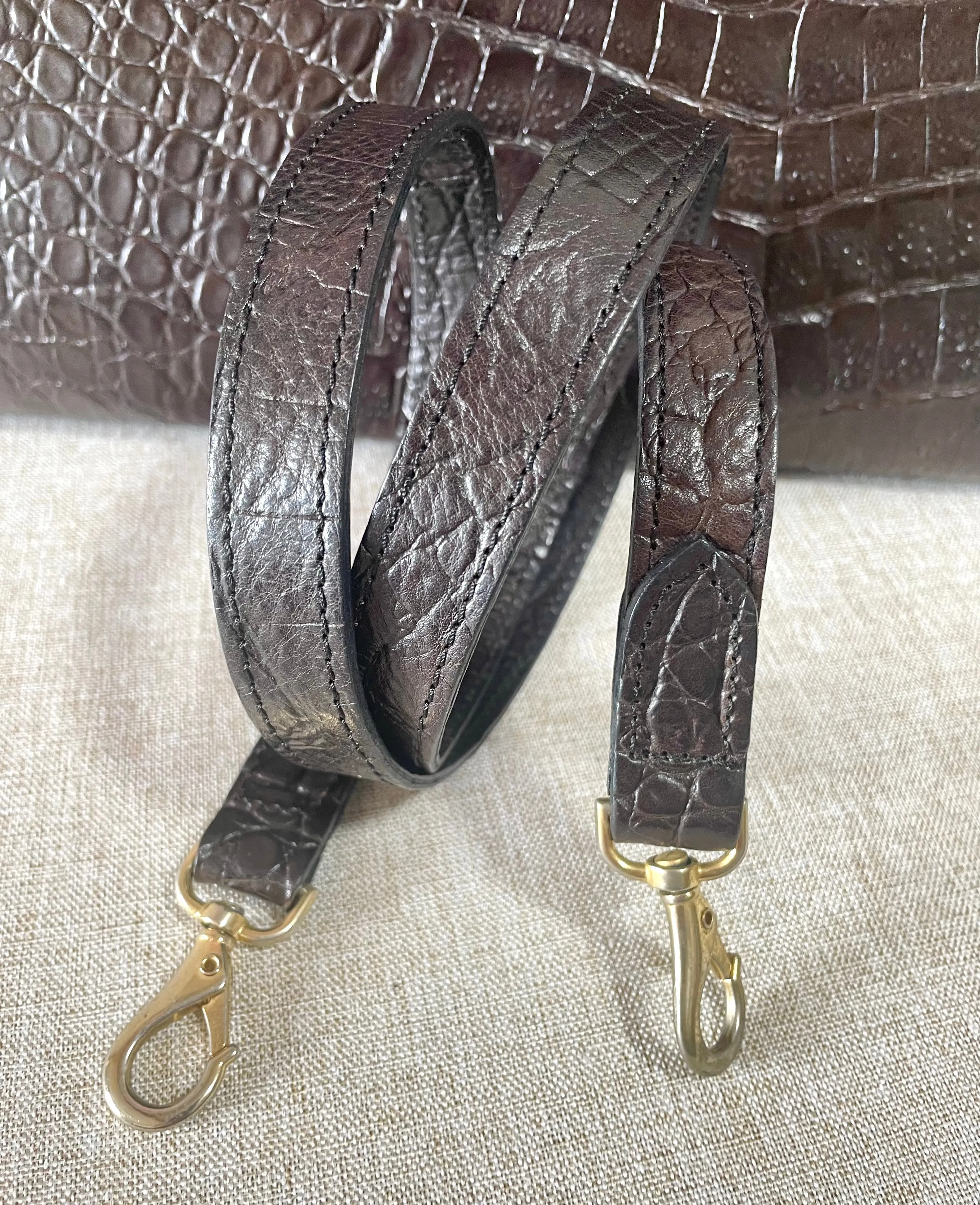 Vintage Mulberry darkbrown croc embossed leather Kelly bag with shoulder strap. Roger Saul era. Rare masterpiece. 070220yf