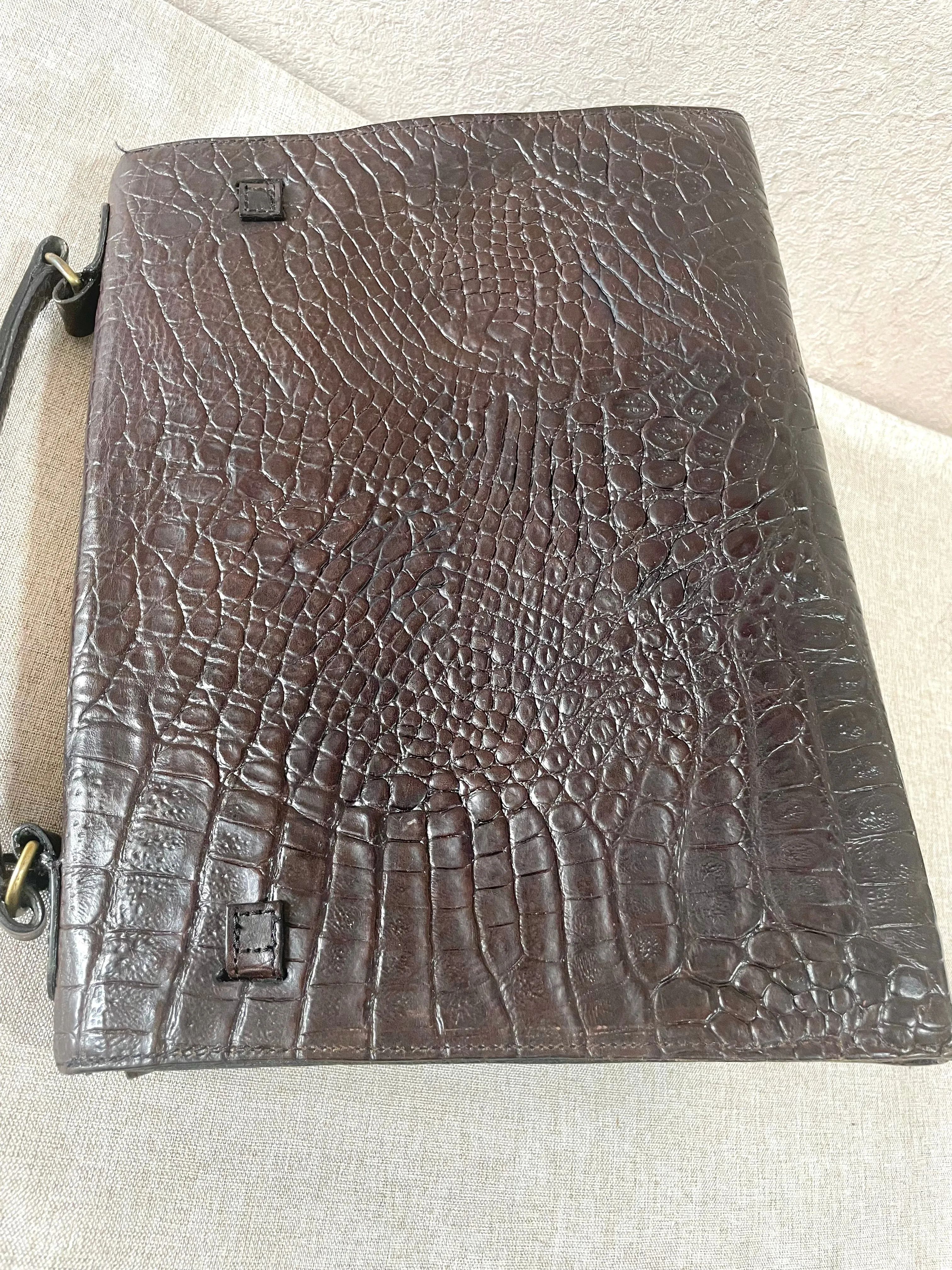Vintage Mulberry darkbrown croc embossed leather Kelly bag with shoulder strap. Roger Saul era. Rare masterpiece. 070220yf