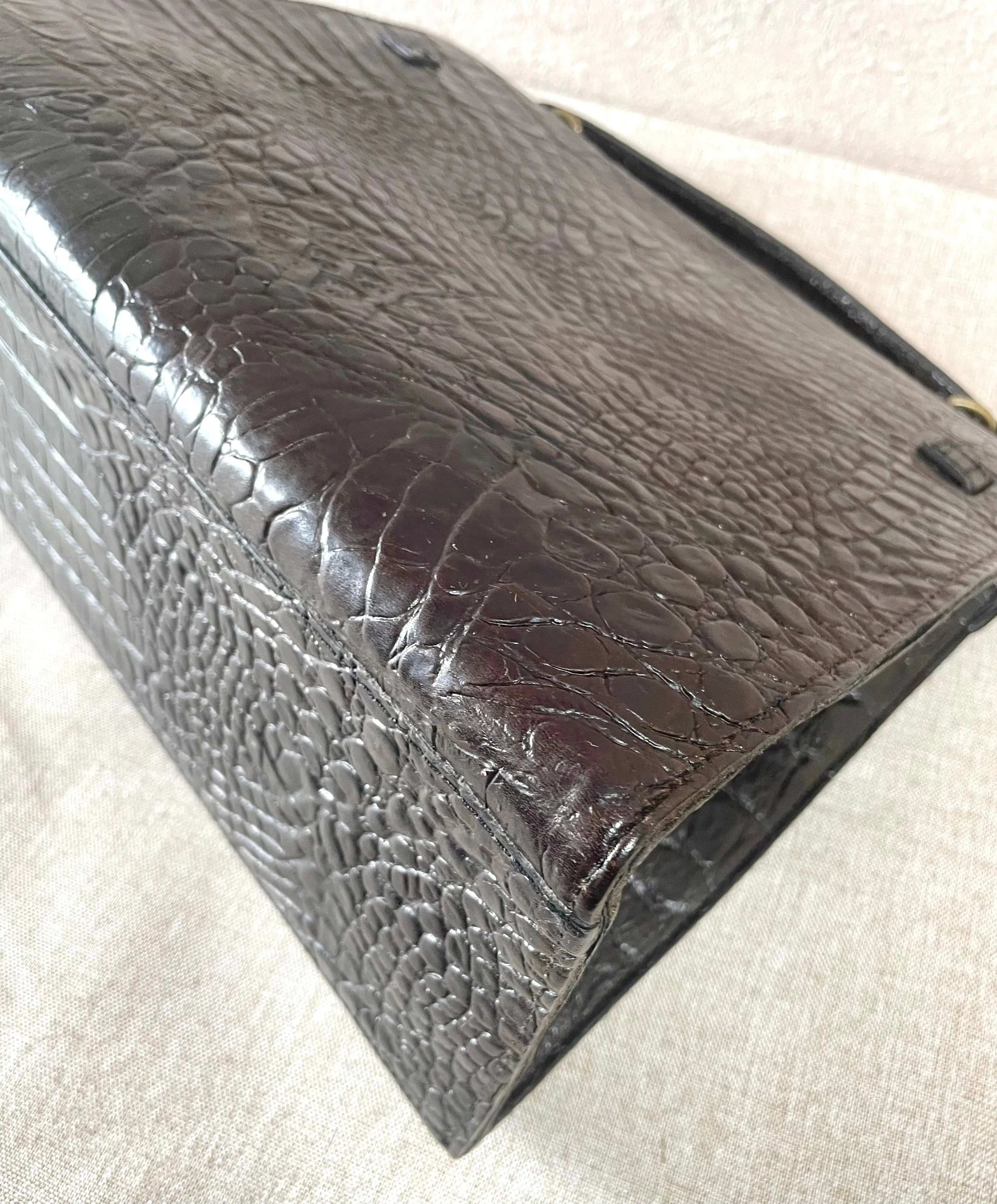 Vintage Mulberry darkbrown croc embossed leather Kelly bag with shoulder strap. Roger Saul era. Rare masterpiece. 070220yf