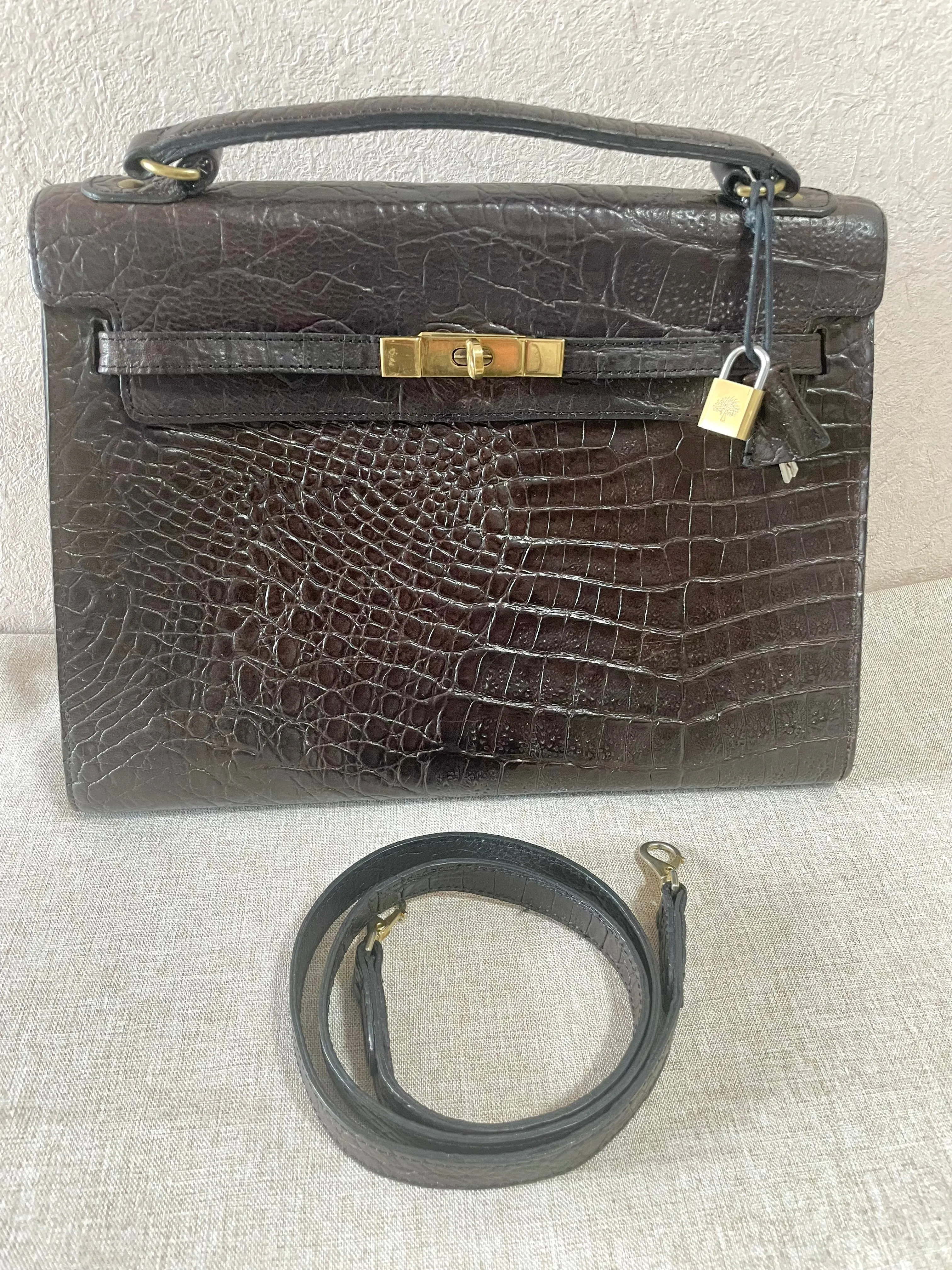Vintage Mulberry darkbrown croc embossed leather Kelly bag with shoulder strap. Roger Saul era. Rare masterpiece. 070220yf