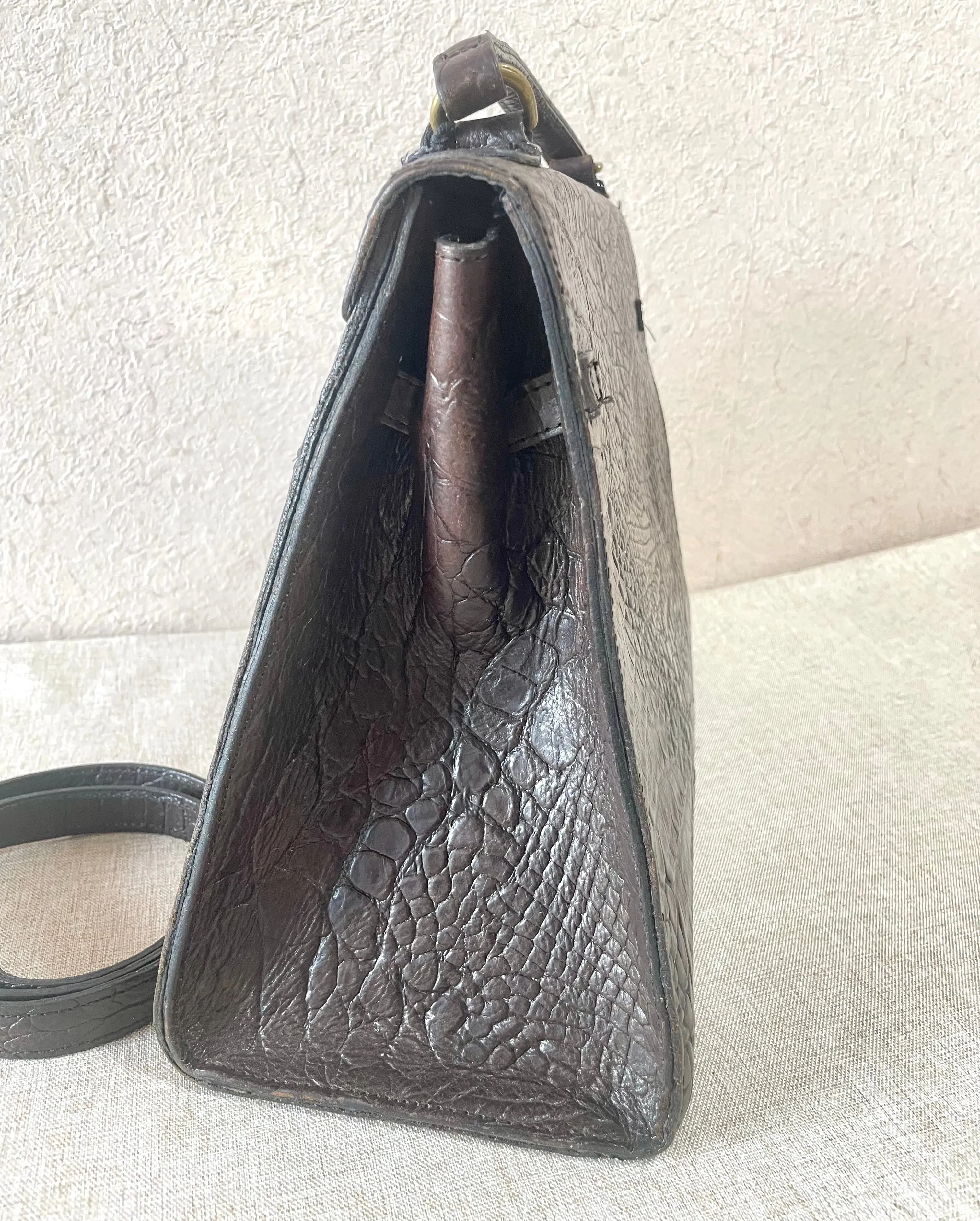Vintage Mulberry darkbrown croc embossed leather Kelly bag with shoulder strap. Roger Saul era. Rare masterpiece. 070220yf